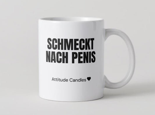 Schmeckt nach Penis | Tasse | Attitude Candles Duftkerze Geschenk Geburtstag Hochzeit Weihnachten Einweihung