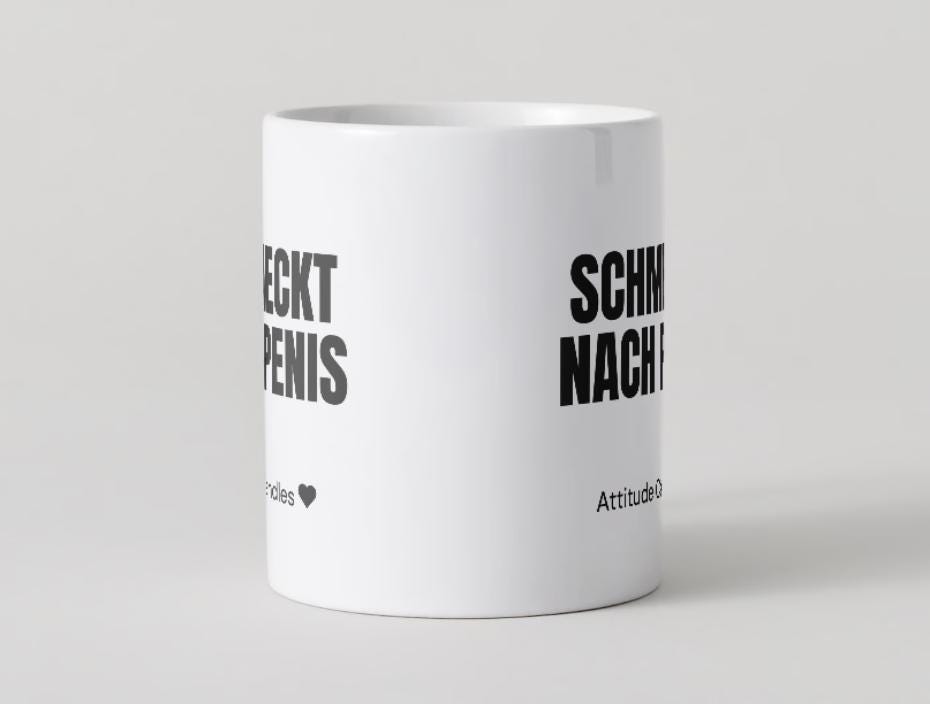 Schmeckt nach Penis | Tasse | Attitude Candles Duftkerze Geschenk Geburtstag Hochzeit Weihnachten Einweihung