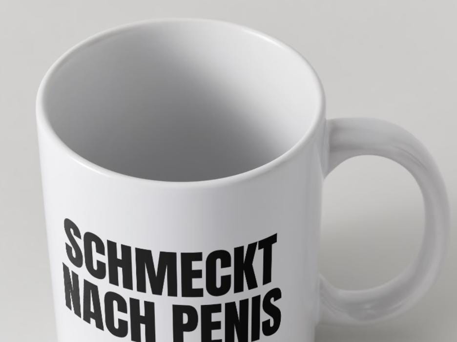 Schmeckt nach Penis | Tasse | Attitude Candles Duftkerze Geschenk Geburtstag Hochzeit Weihnachten Einweihung